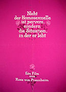 Nicht der Homosexuelle ist pervers, sondern die Situation, in der er lebt – plakát filmu