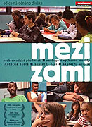 Mezi zdmi – plakát filmu